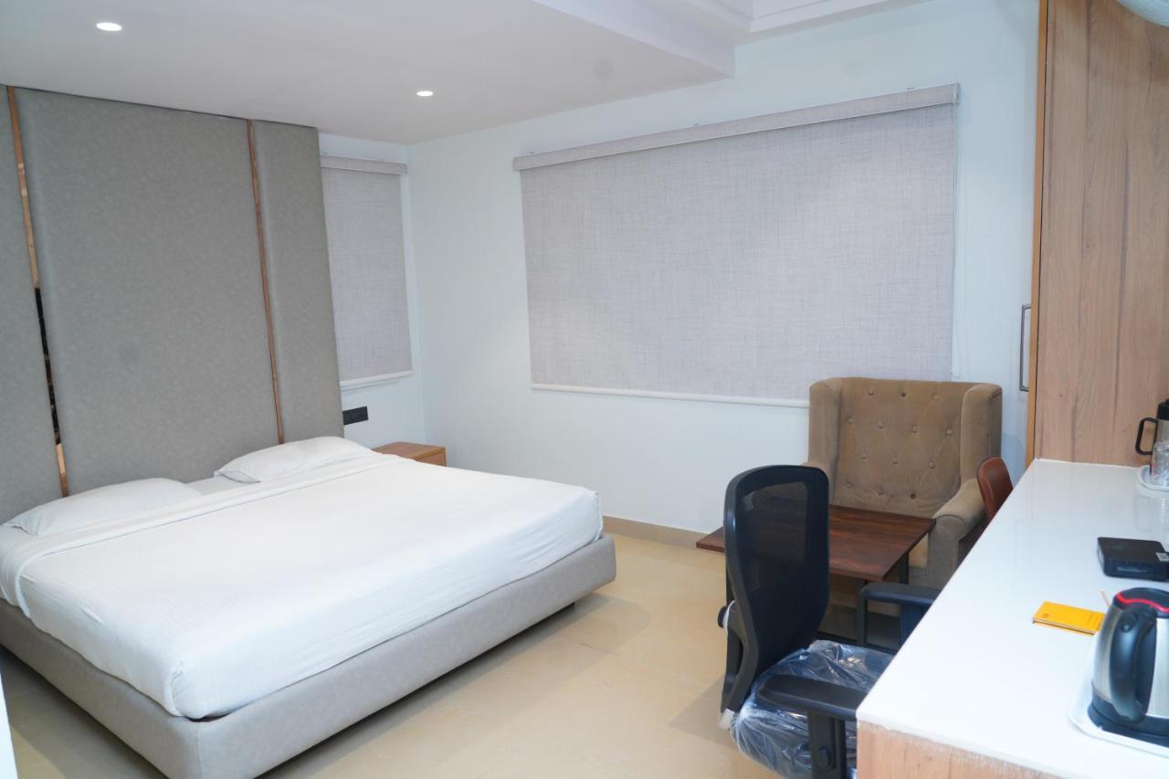 Hotel Kinara Grand Hyderabad Eksteriør billede